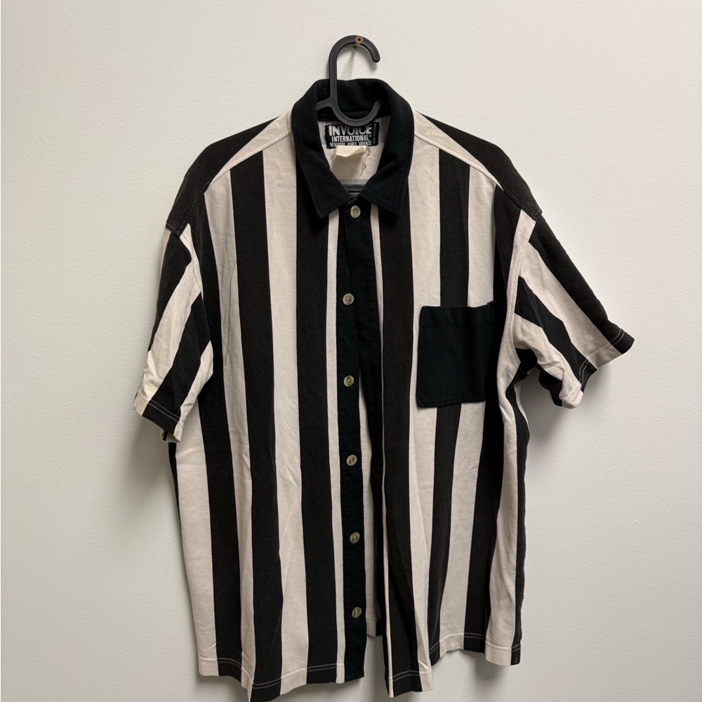 26 International Black and White Striped Button Down Shirt